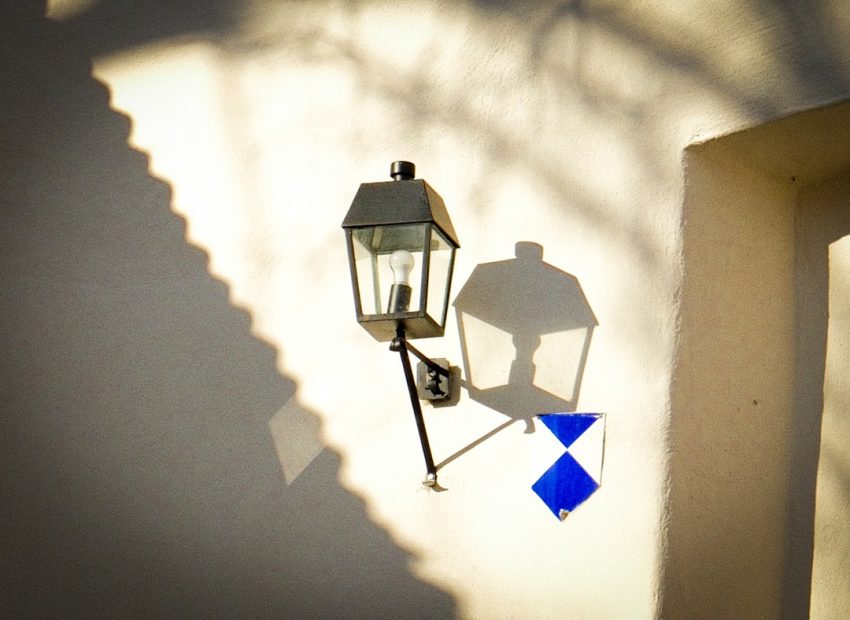Photo sconce